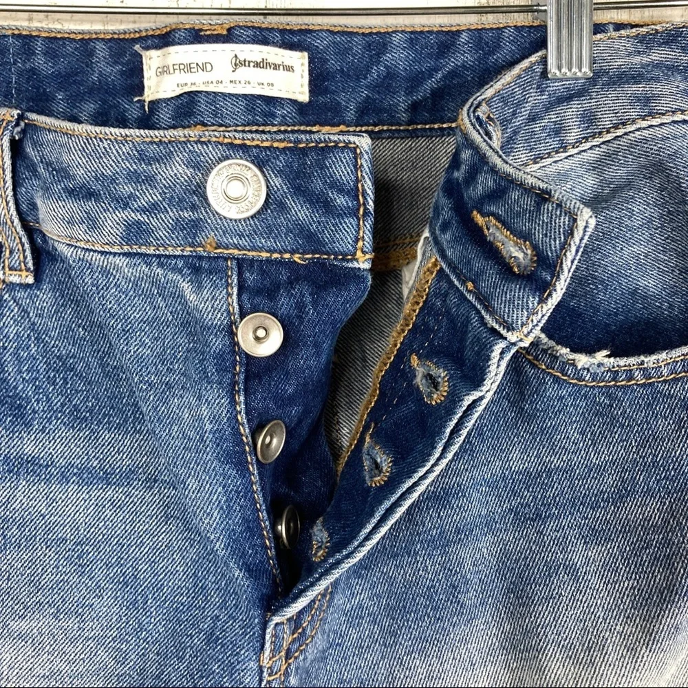 Stradivarius Distressed Crop Girlfriend Jeans Sz 4 - Picture 3 of 9